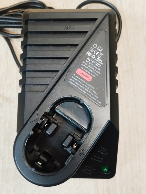 Зарядное устройство для BOSCH 7.2В-14.4В Ni-Cd BH1218