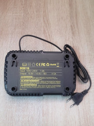 Зарядное устройство DCB118 для аккумуляторов Dewalt 10.8В - 18В Li-ion